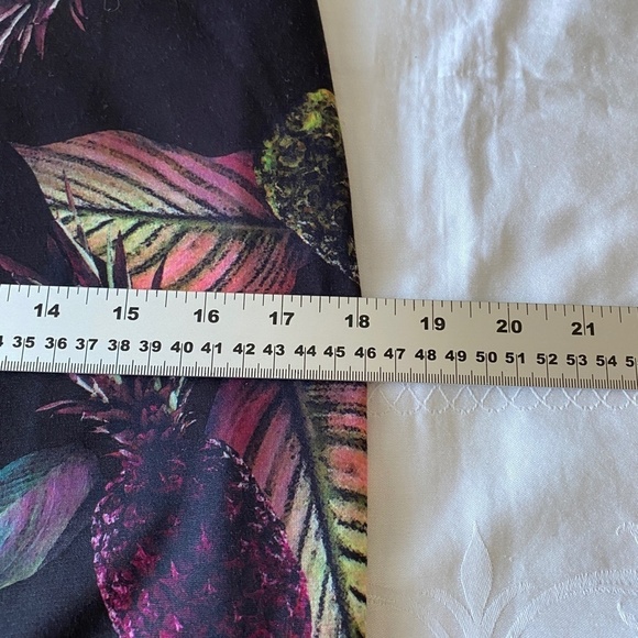 H&M Women's Tropical Print Pull-On Mini Skirt Size Medium - Picture 8 of 11